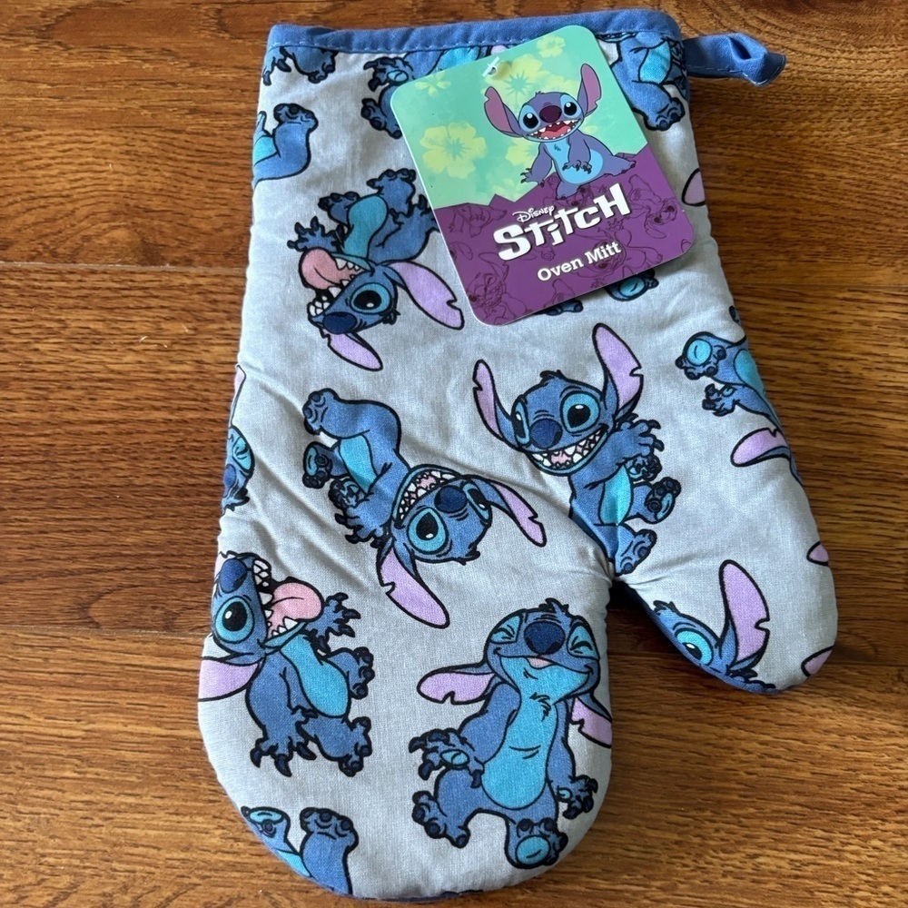 Disney Stitch Oven Mitt